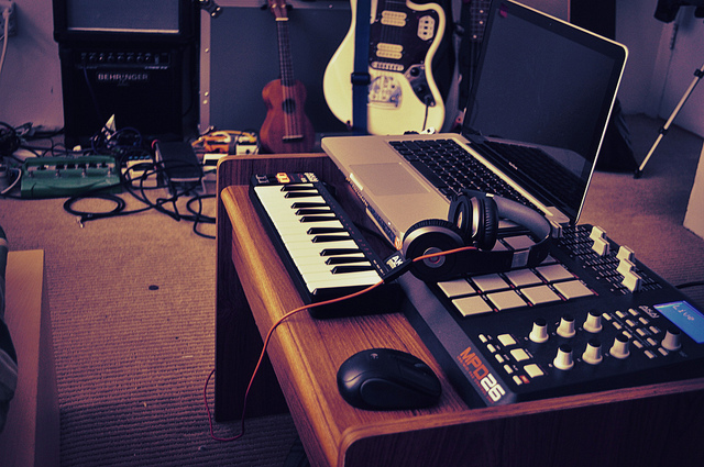 5914464140_d85e81ea9a_z